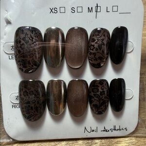 Elegant Brown Floral Press-On Nails —size medium